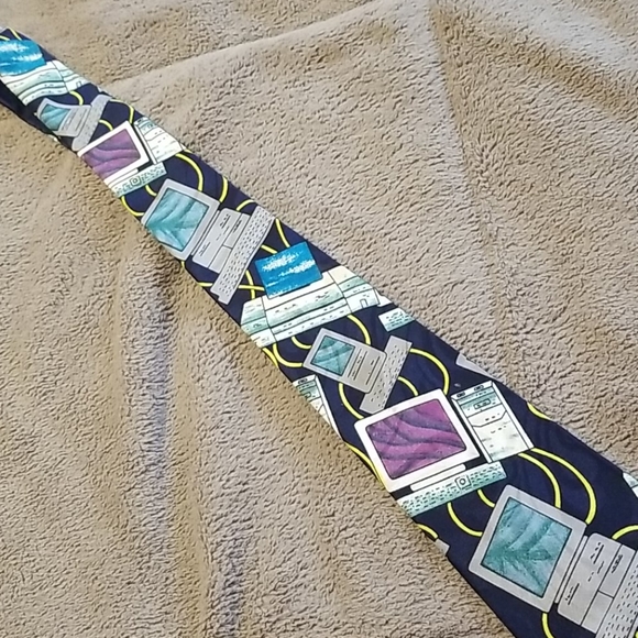 3 Computer themed ties - Picture 6 of 6
